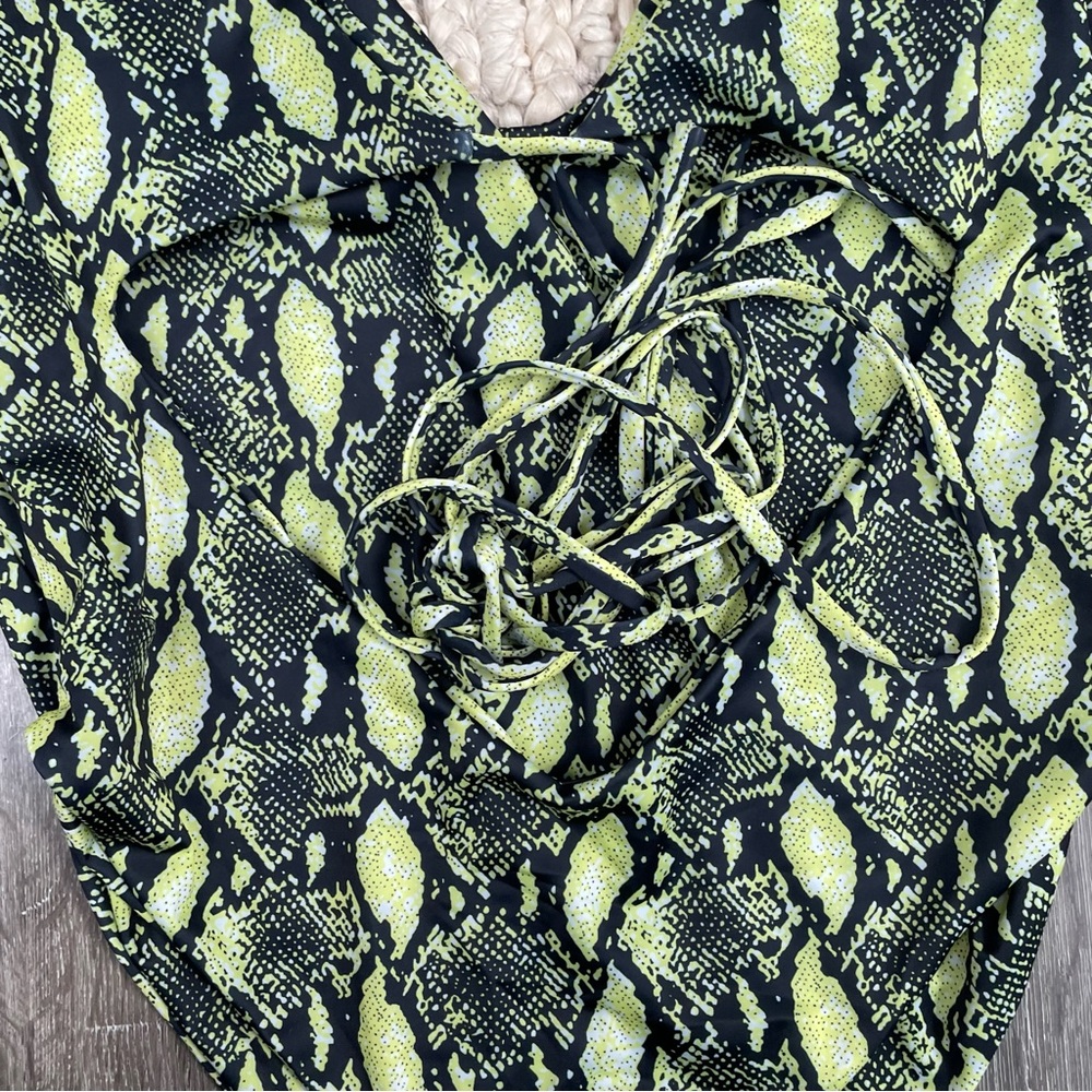 Fashion Nova One Piece Bikini lace up snake print neon 2X NEW - Picture 5 of 5